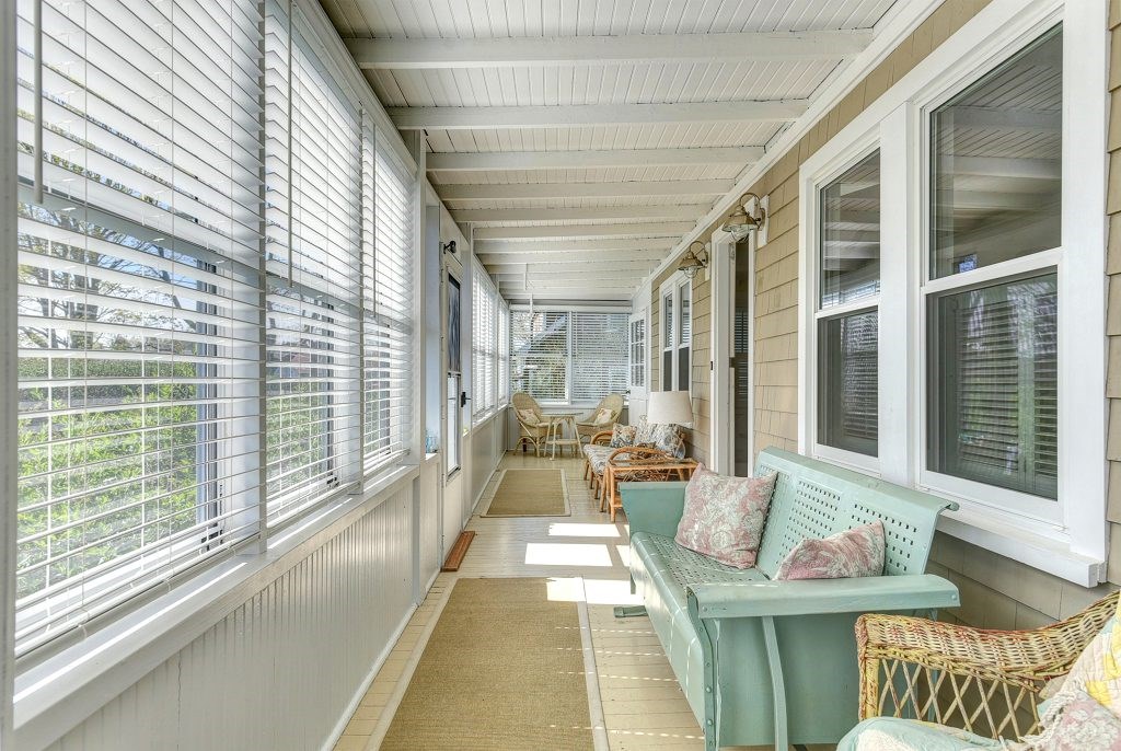 44 Narragansett Road Portsmouth, RI 02871 - Photo 5 of 36 Gallery Image 5