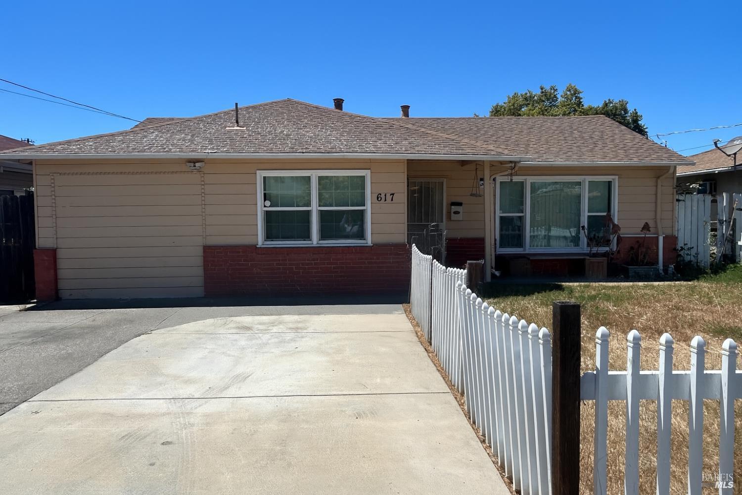 617 Sheldon Avenue Vallejo, CA 94591 - Photo 1 of 1 a front view of house with yard