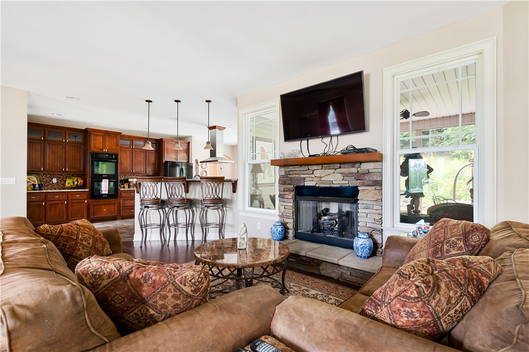 340 Stardust Lane Seneca, SC 29672 - Photo 9 of 28 Gallery Image 9