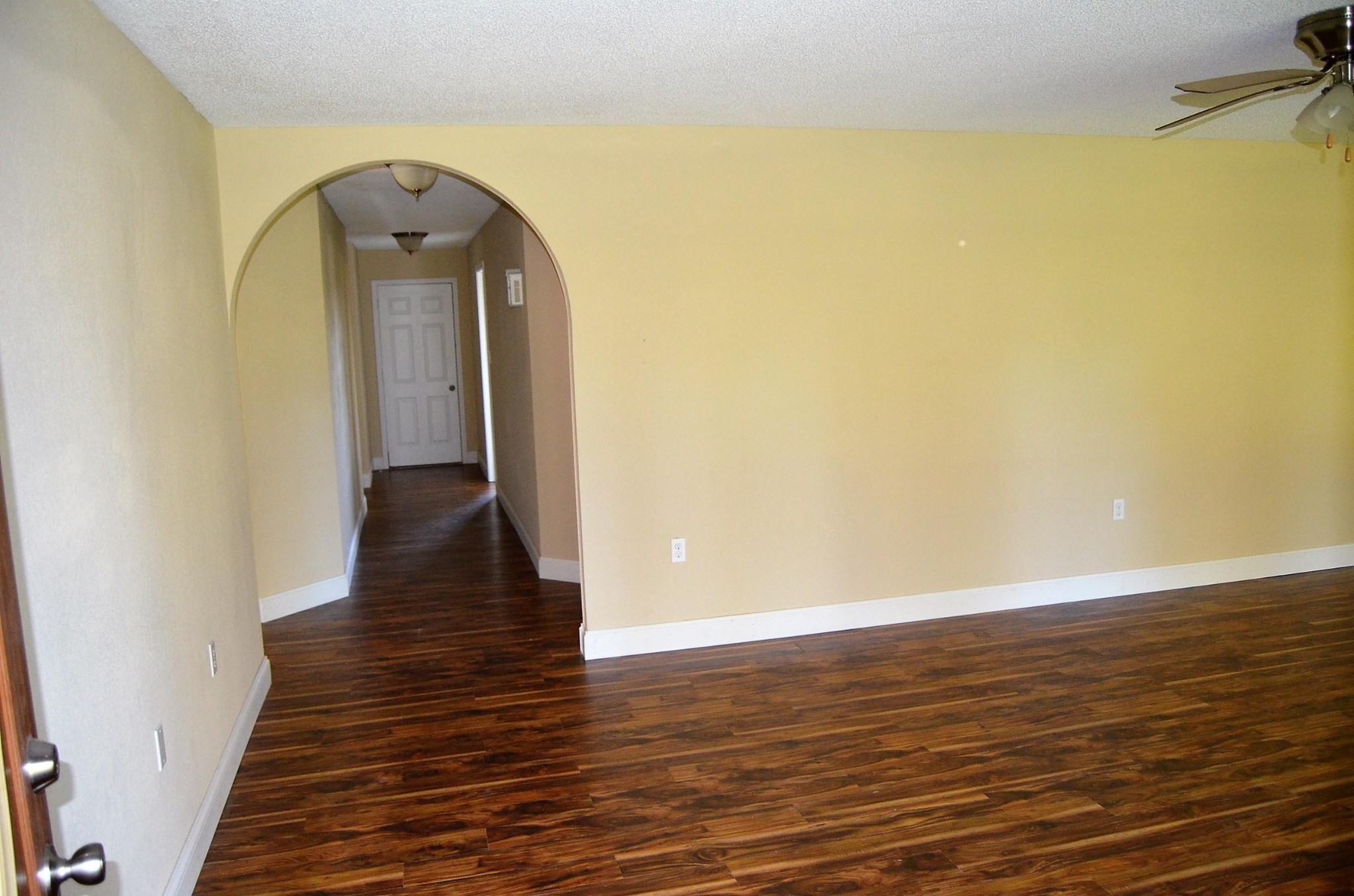 190 Meister Hills Road Deer Lodge, TN 37726 - Photo 3 of 40 a view of a livingroom with wooden floor