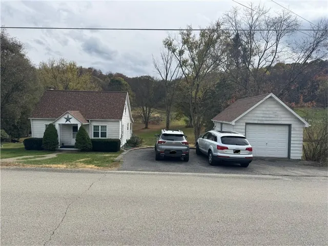 $249,000 | 3052 Donnellville Road, Natrona Heights, PA 15065