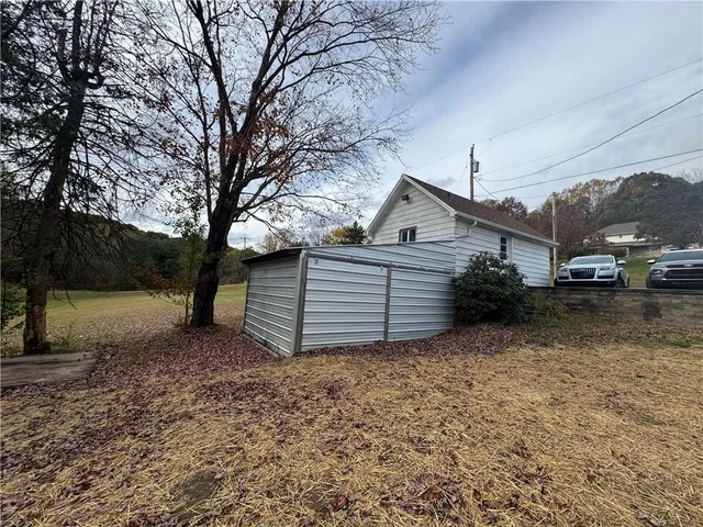 $249,000 | 3052 Donnellville Road, Natrona Heights, PA 15065