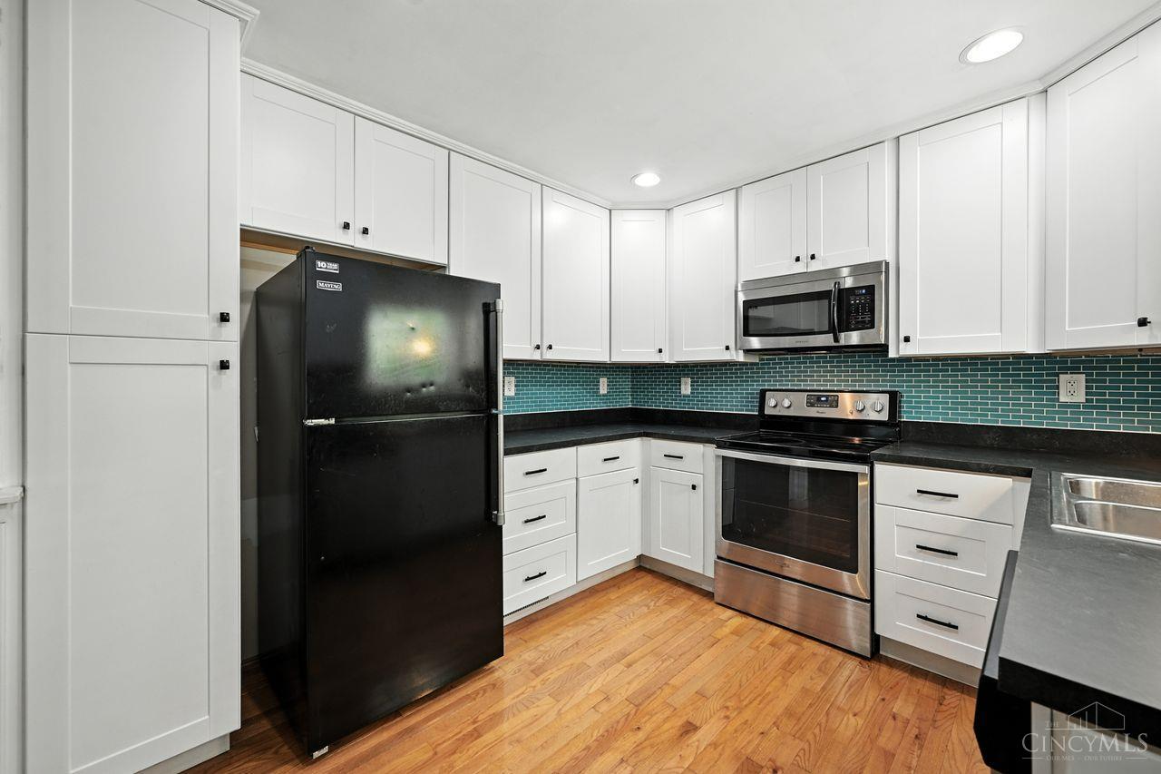 1084 Sutton Road Cincinnati, OH 45230 - Photo 10 of 33