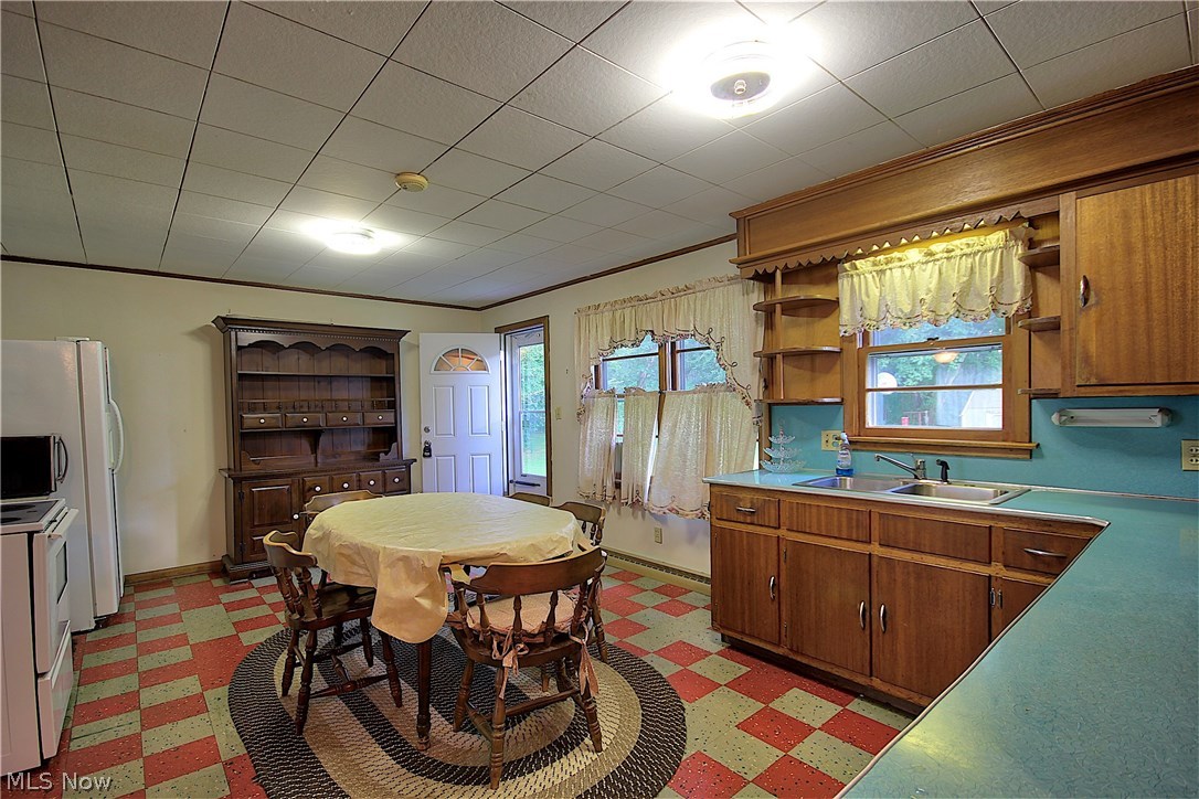 1705 Raber Road Uniontown, OH 44685 - Photo 9 of 27