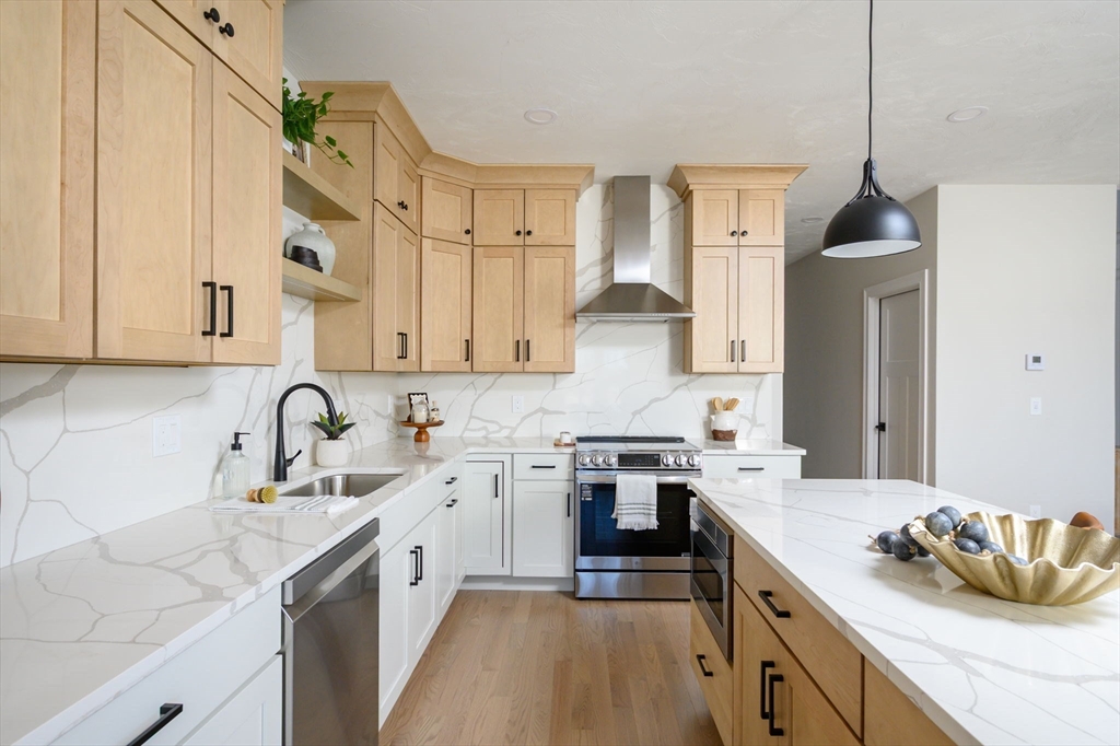 42 Metacomet Road, Unit 42 West Bridgewater, MA 02379 - Photo 4 of 34