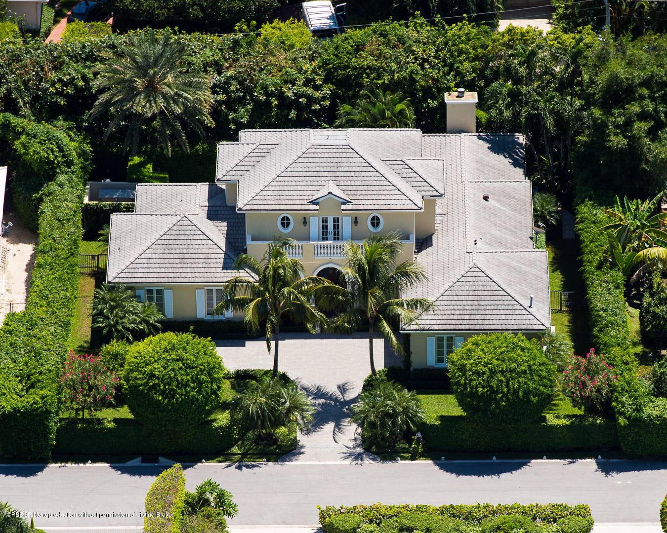 238 Plantation Road Palm Beach, FL 33480 - Photo 2 of 17 a aerial view of a house with plants and a yard