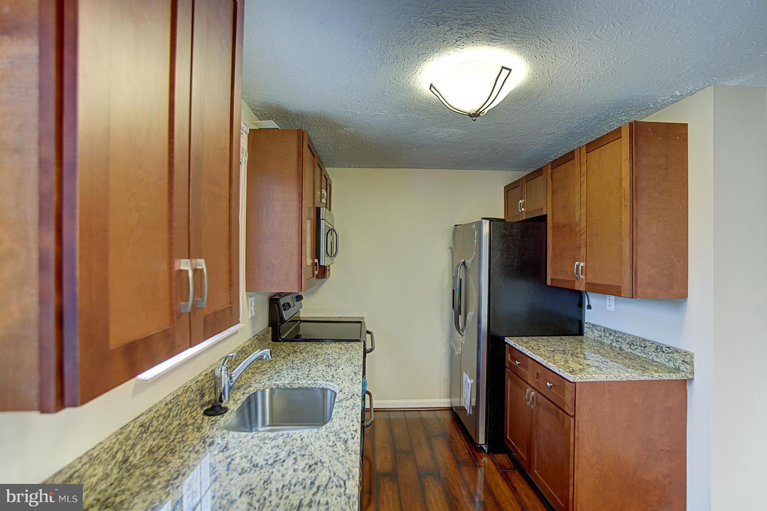 19305 Midridge Road Germantown, MD 20876 - Photo 14 of 30 Kitchen