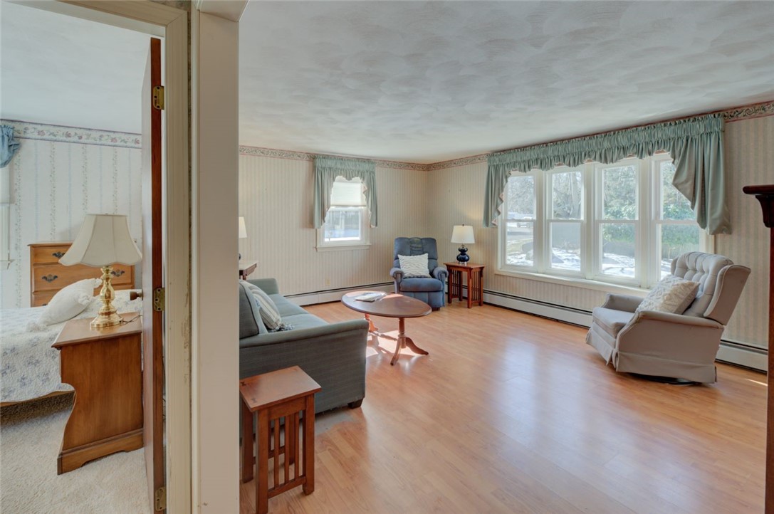 2 Forest Road Bristol, RI 02809 - Photo 4 of 33