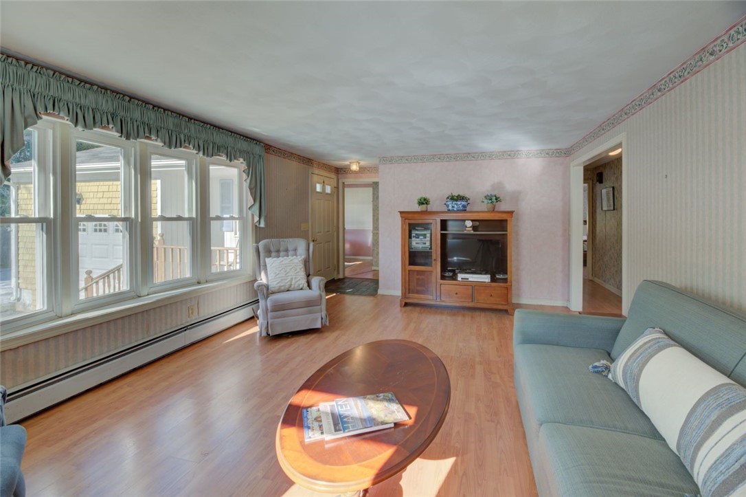 2 Forest Road Bristol, RI 02809 - Photo 5 of 33
