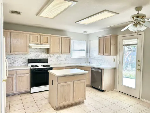 $2,350 | 3138 Jazz Street, Round Rock, TX 78664