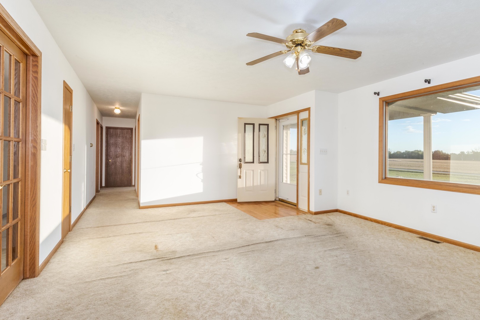 23601 North 1700 E Road Odell, IL 60460 - Photo 29 of 49 a view of an empty room with a window