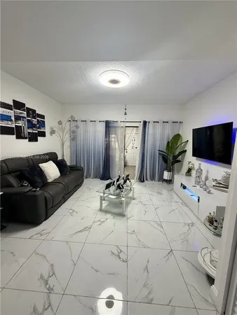 $335,000 | 270 Northwest 71st Avenue, Unit 4, Miami, FL 33126
