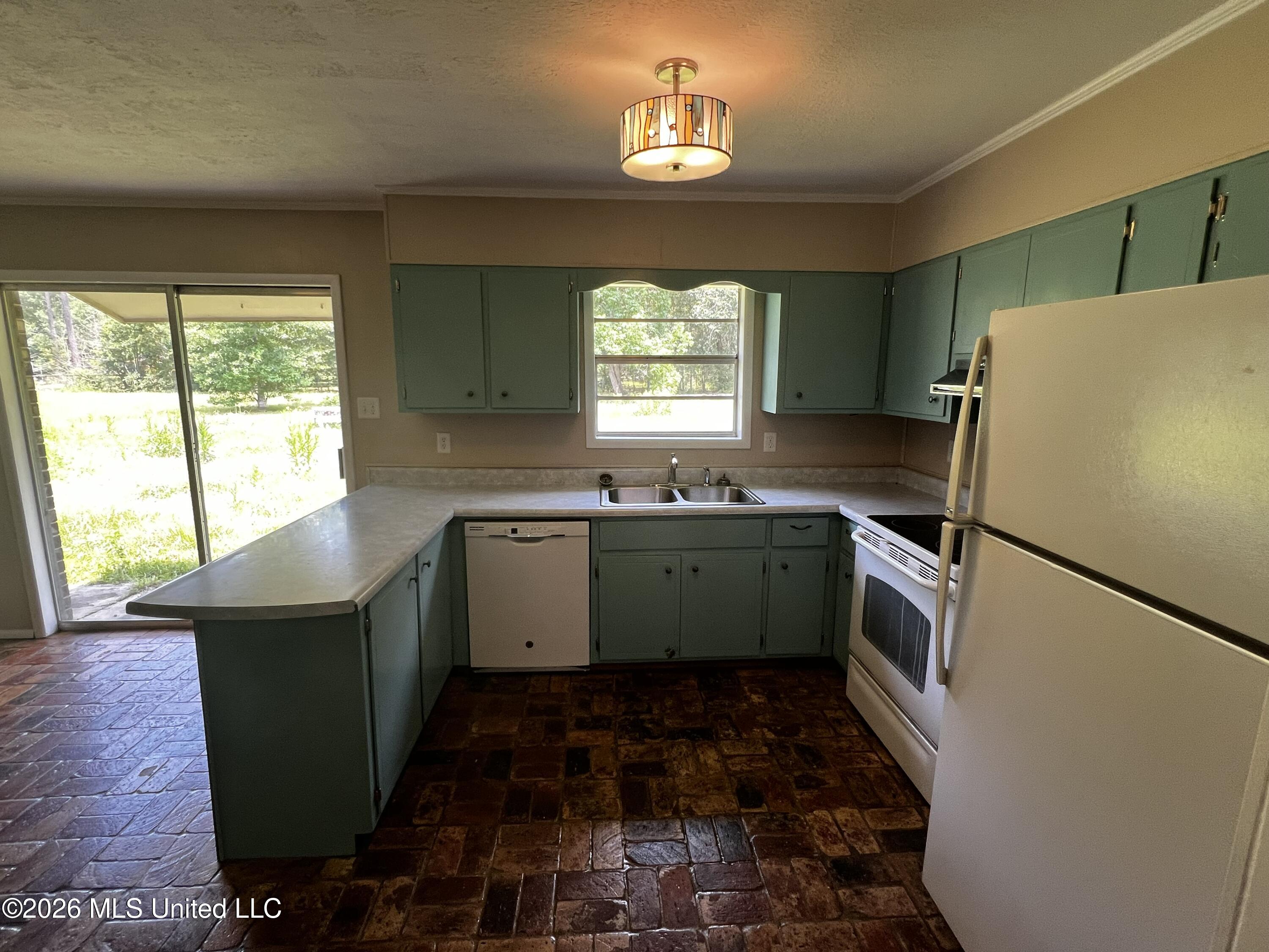 6301 Cleo Drive Moss Point, MS 39562 - Photo 14 of 42 IMG_2813