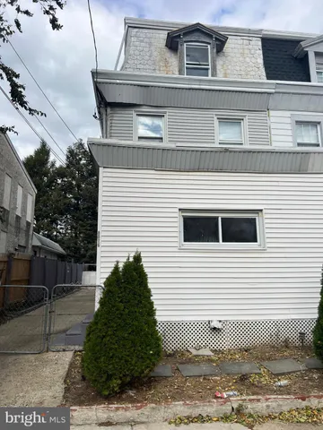 a side view of a house