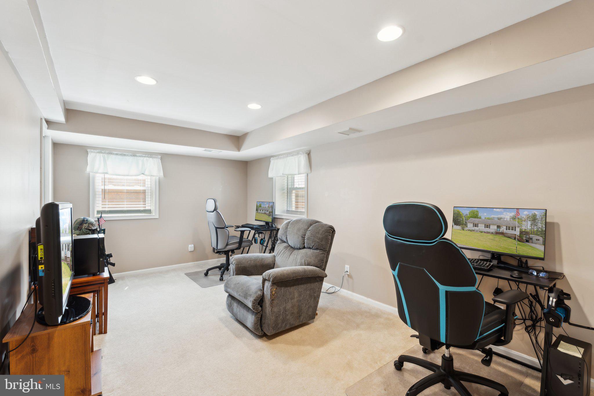220 Lamphier Street Culpeper, VA 22701 - Photo 36 of 51 a living room with furniture and a window