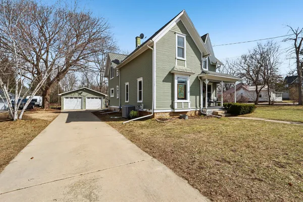 $425,000 | 725 South Main Street, Poynette, WI 53955