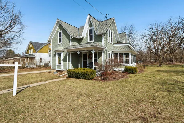 $425,000 | 725 South Main Street, Poynette, WI 53955