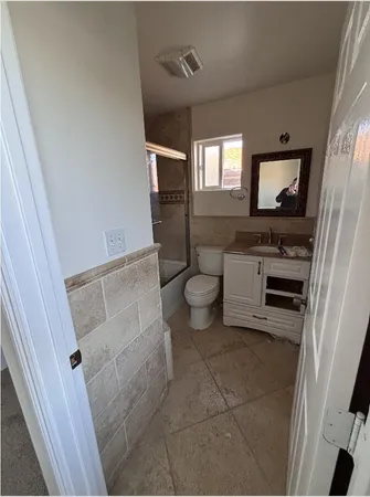 $5,000 | 4946 8th Street, Unit D, Carpinteria, CA 93013