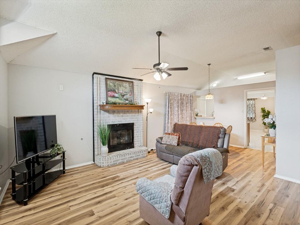 3605 Royal Valley Road Grand Prairie, TX 75052 - Photo 2 of 17