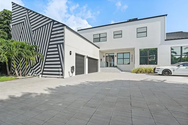 $12,000 | 585 Dolphin Avenue Southeast, St. Petersburg, FL 33705