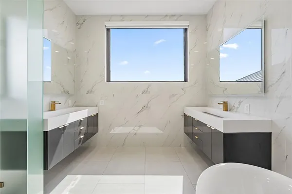 $12,000 | 585 Dolphin Avenue Southeast, St. Petersburg, FL 33705