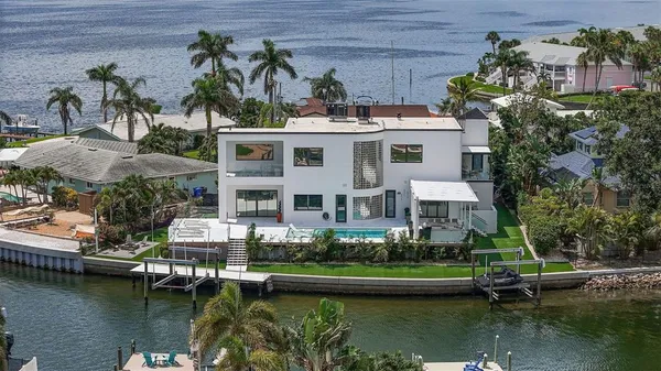 $12,000 | 585 Dolphin Avenue Southeast, St. Petersburg, FL 33705