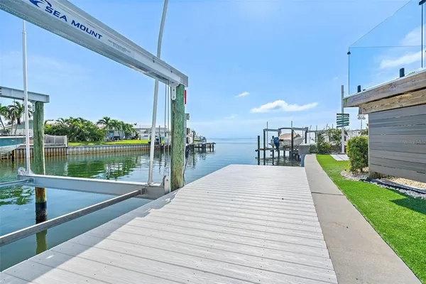 $12,000 | 585 Dolphin Avenue Southeast, St. Petersburg, FL 33705
