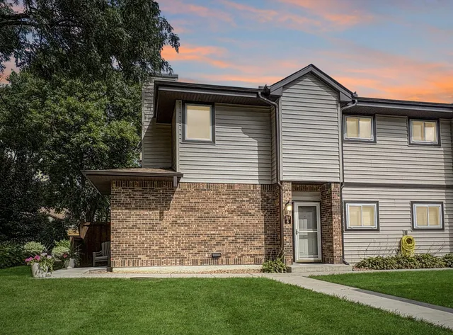 $1,795 | 310 Ford Road, Unit 6, St. Louis Park, MN 55426