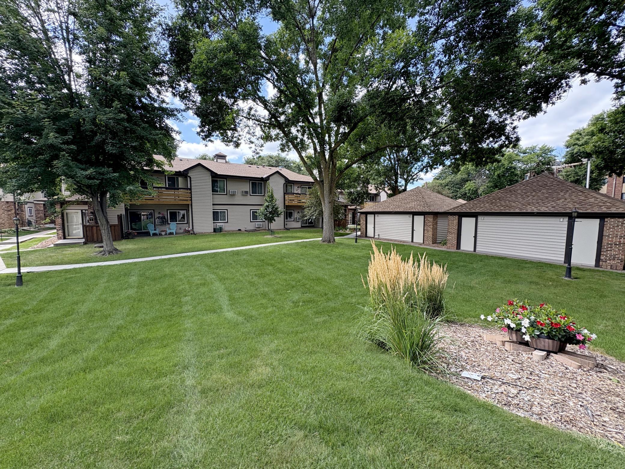 310 Ford Road, Unit 6 St. Louis Park, MN 55426 - Photo 2 of 19