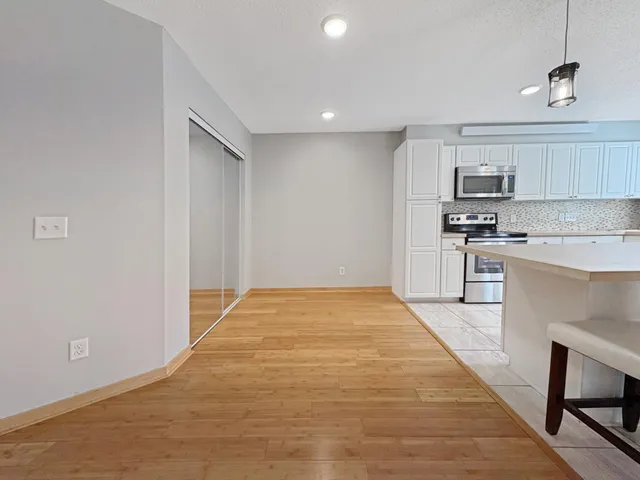 $1,795 | 310 Ford Road, Unit 6, St. Louis Park, MN 55426