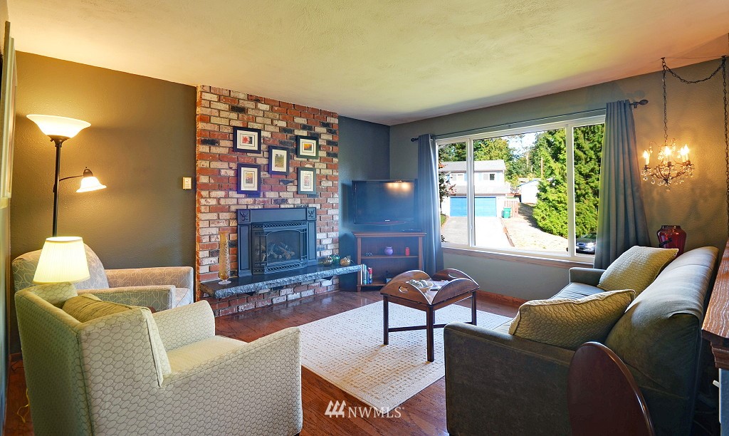 910 204th Place Southeast Bothell, WA 98012 - Photo 2 of 14