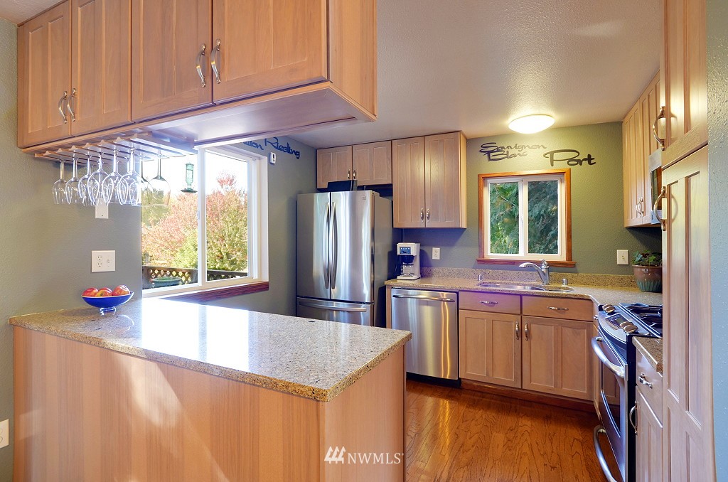 910 204th Place Southeast Bothell, WA 98012 - Photo 5 of 14