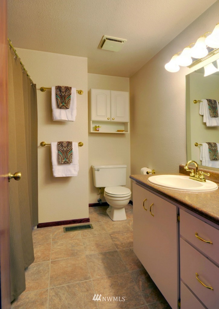 910 204th Place Southeast Bothell, WA 98012 - Photo 6 of 14