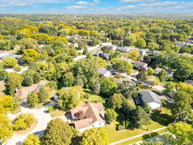 $390,000 | 721 Brentwood Court, Algonquin, IL 60102