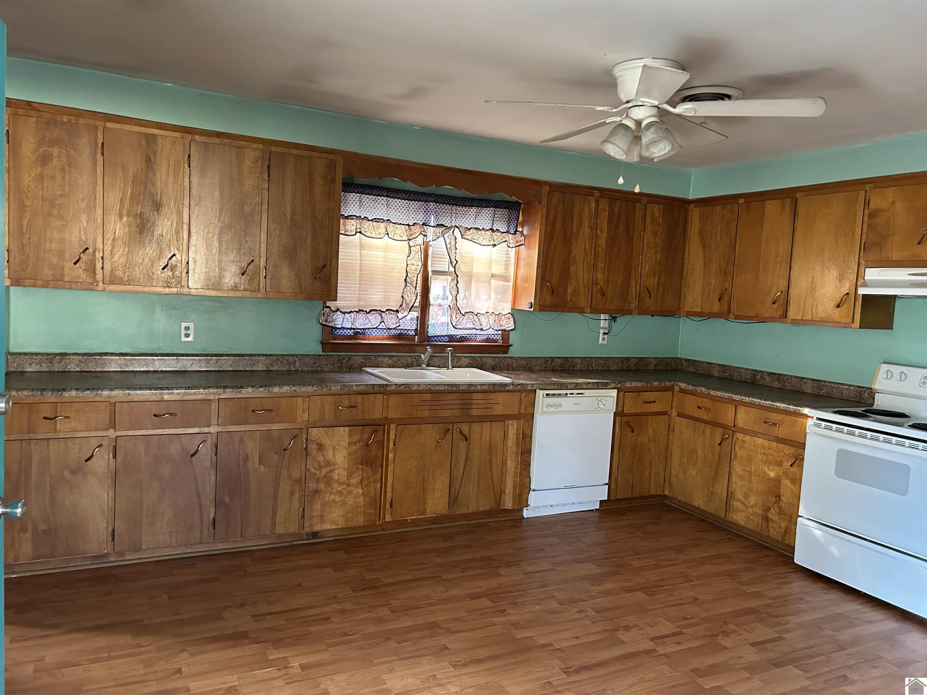 Valley Road Benton, KY 42025 - Photo 4 of 11 Kitchen