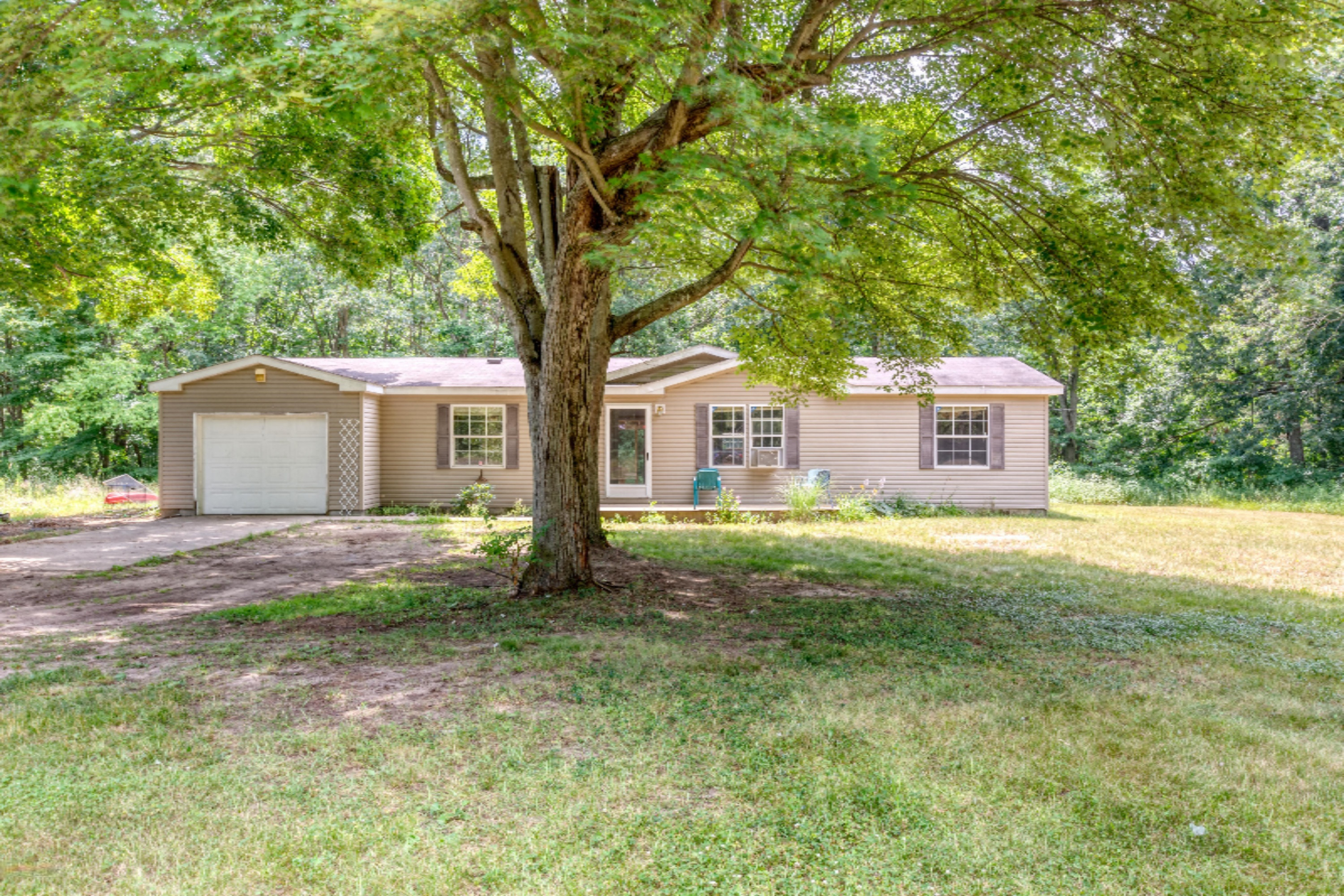 2430 Russell Road Muskegon, MI 49445 - Photo 1 of 22 22 Front