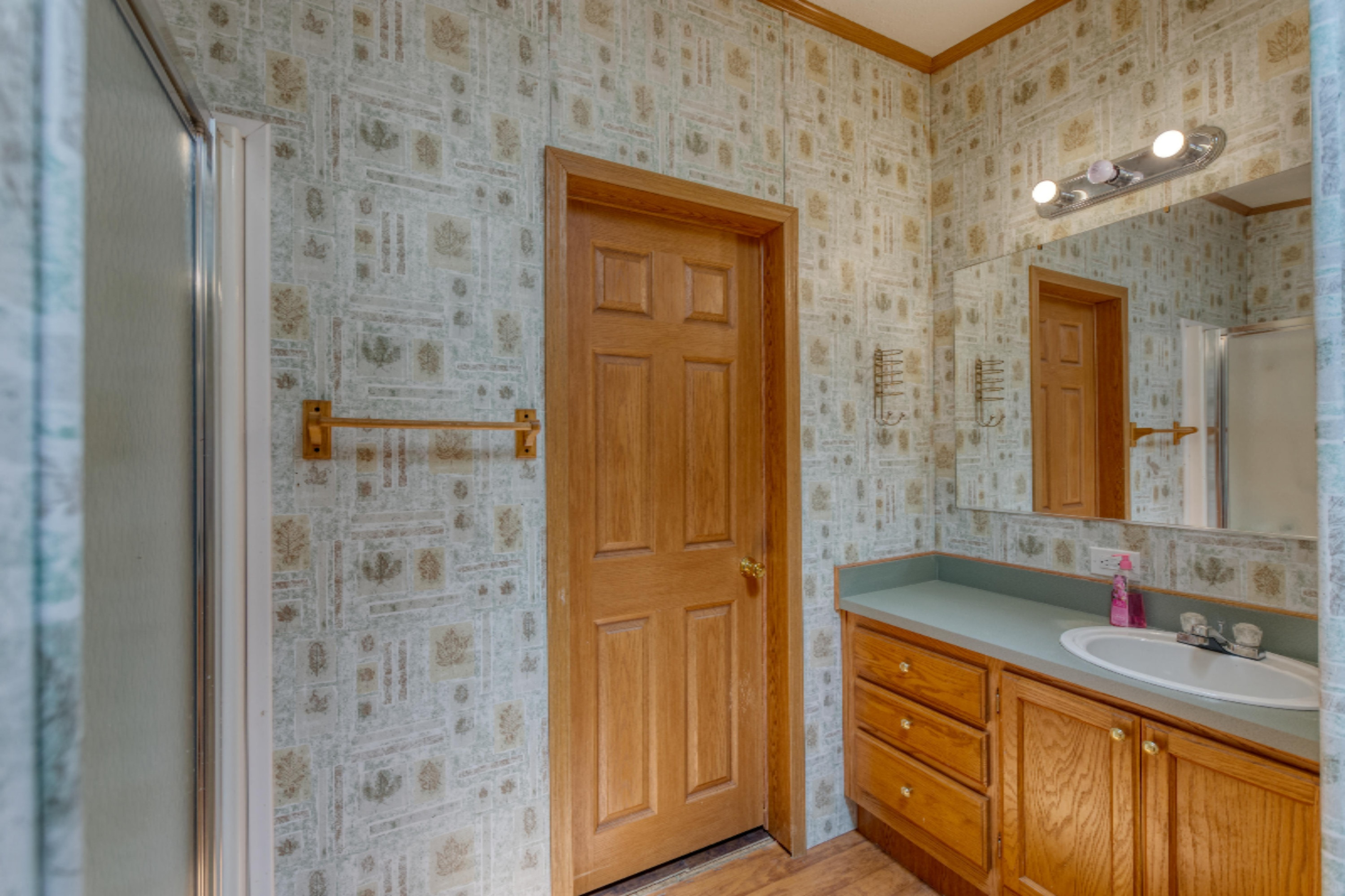 2430 Russell Road Muskegon, MI 49445 - Photo 13 of 22 13 Walk Thru Bath