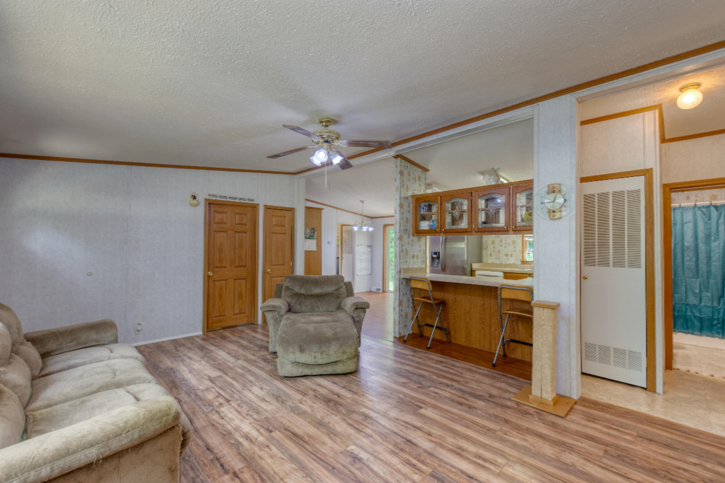 2430 Russell Road Muskegon, MI 49445 - Photo 8 of 22 05 Living Room