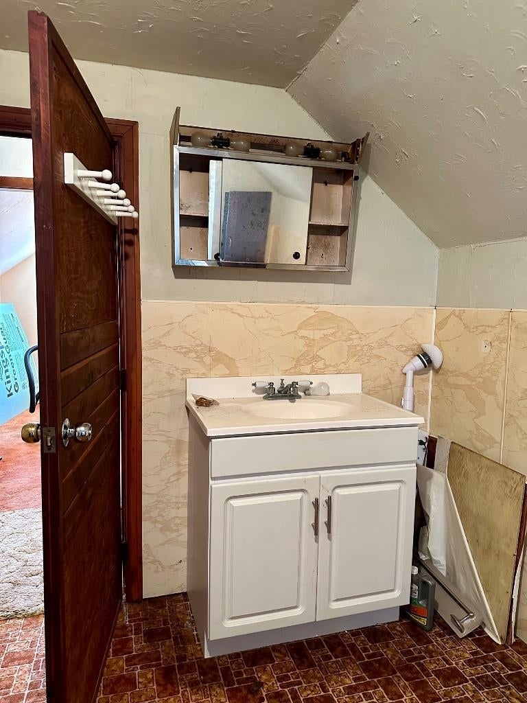 847 Miller's Fork Road Wayne, WV 25570 - Photo 16 of 28 Gallery Image 16
