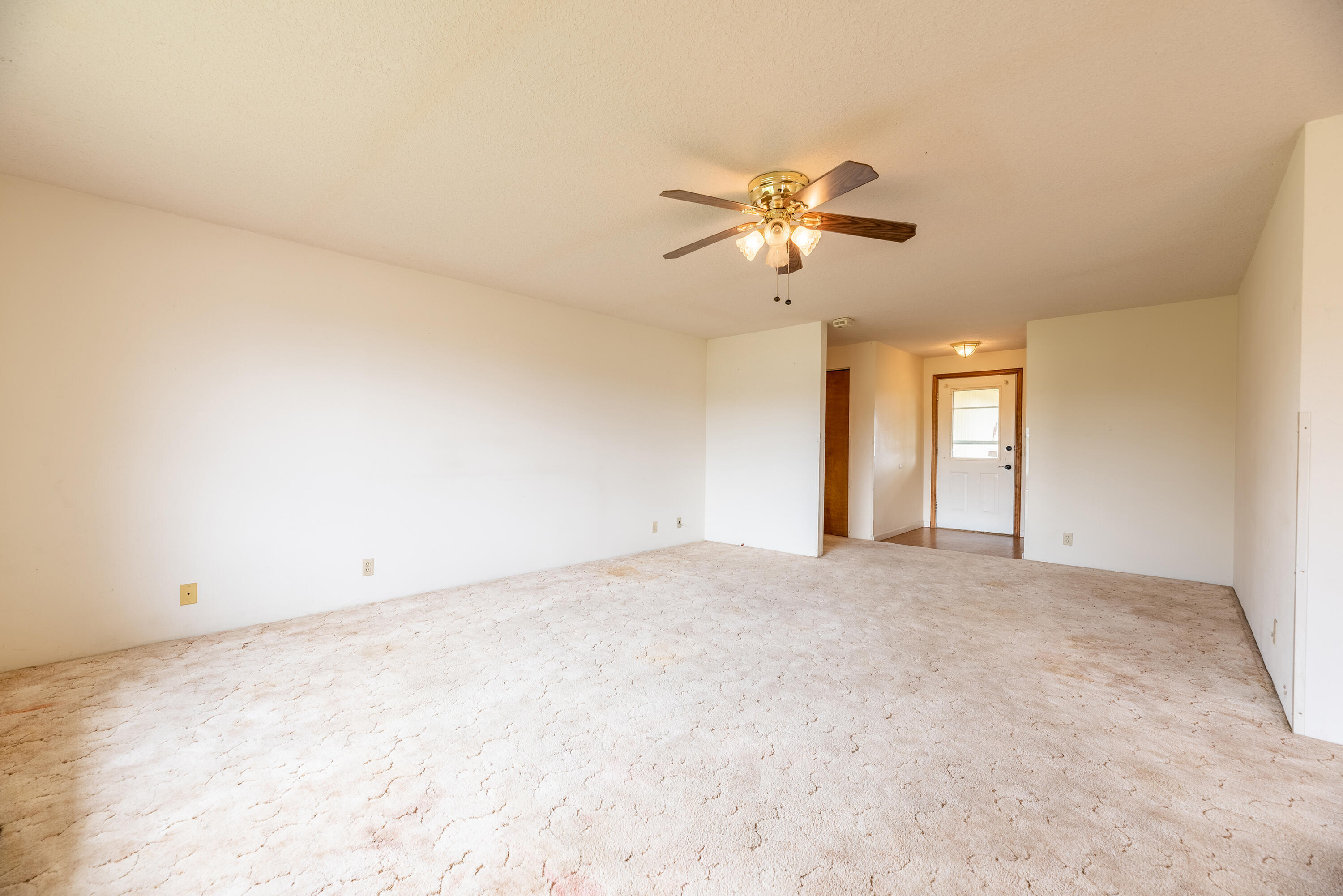 591 Martingale Road Prineville, OR 97754 - Photo 6 of 84 591NWMartingale-34