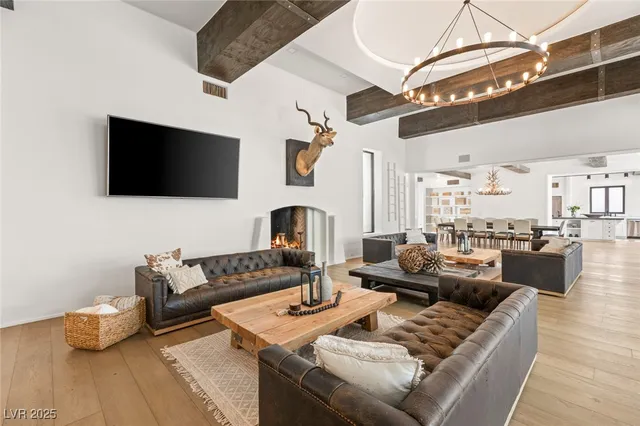 $20,000 | 7330 North Rainbow Boulevard, Las Vegas, NV 89131