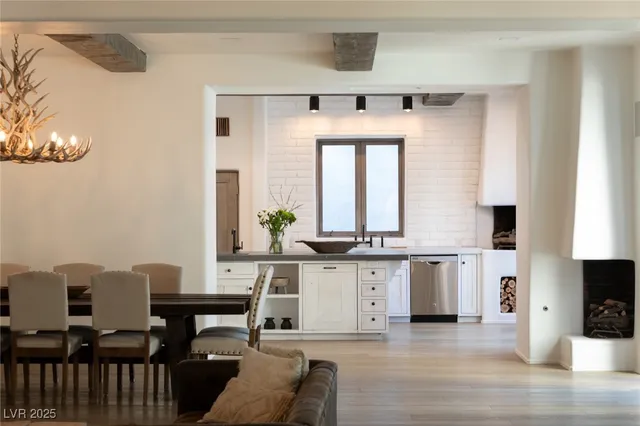 $20,000 | 7330 North Rainbow Boulevard, Las Vegas, NV 89131