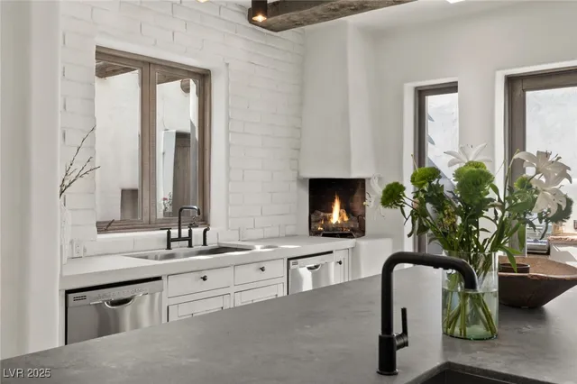 $20,000 | 7330 North Rainbow Boulevard, Las Vegas, NV 89131