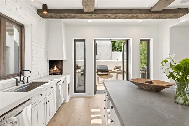 $20,000 | 7330 North Rainbow Boulevard, Las Vegas, NV 89131