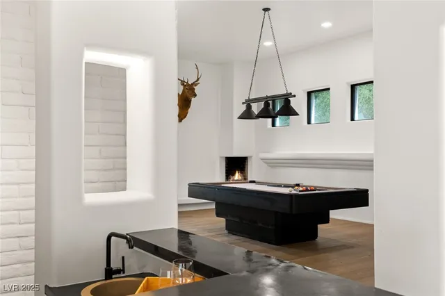 $20,000 | 7330 North Rainbow Boulevard, Las Vegas, NV 89131