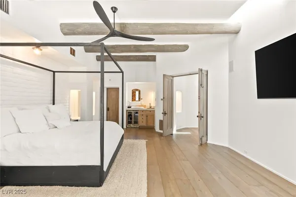 $20,000 | 7330 North Rainbow Boulevard, Las Vegas, NV 89131