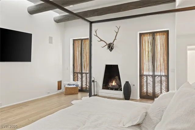 $20,000 | 7330 North Rainbow Boulevard, Las Vegas, NV 89131