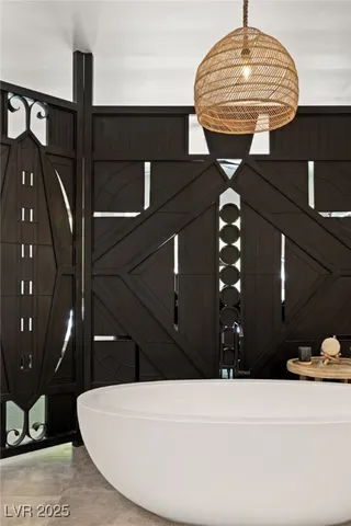 $20,000 | 7330 North Rainbow Boulevard, Las Vegas, NV 89131