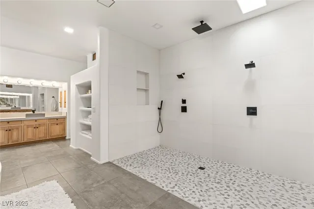 $20,000 | 7330 North Rainbow Boulevard, Las Vegas, NV 89131