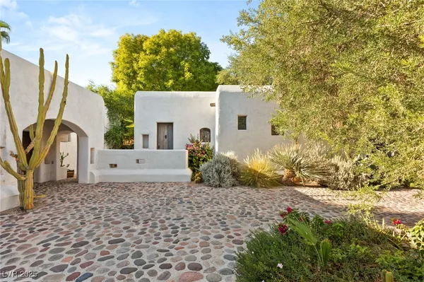 $20,000 | 7330 North Rainbow Boulevard, Las Vegas, NV 89131